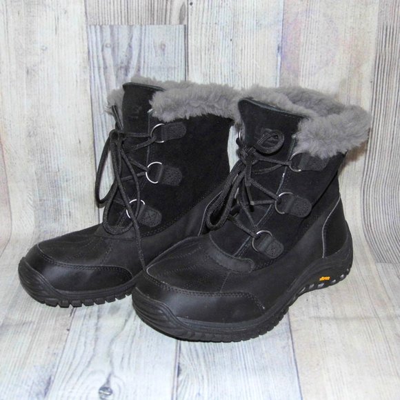 UGG Ostrander Black Suede/Sheepskin Boots Womens Size 8 - Picture 3 of 8